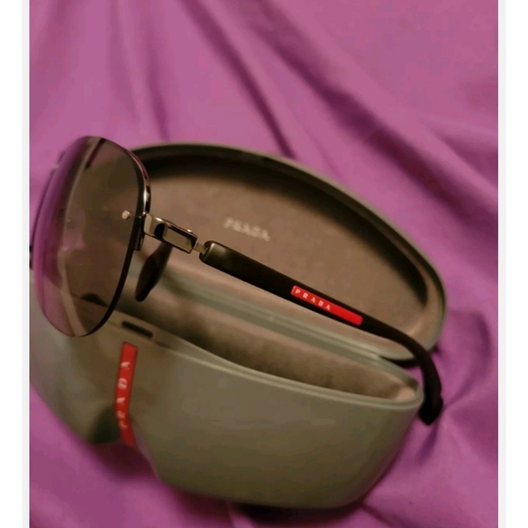 Men's Prada Aviator Sunglasses - Picture 3 of 3